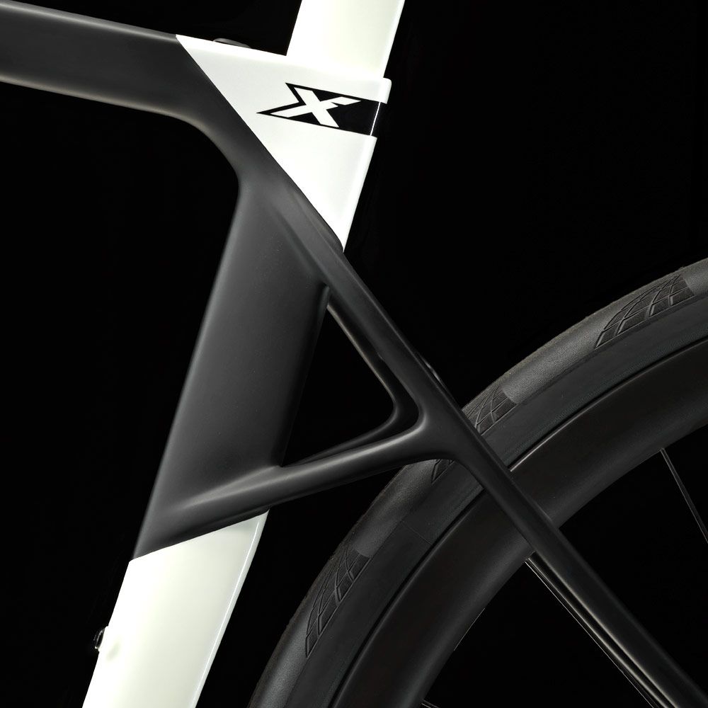 Pinarello Dogma X - Going Wide